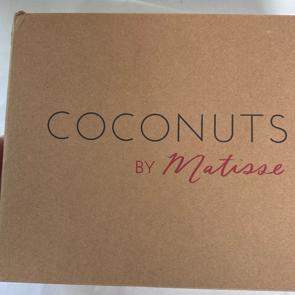 MATISSE Gold Robin Heels - Picture 4 of 12